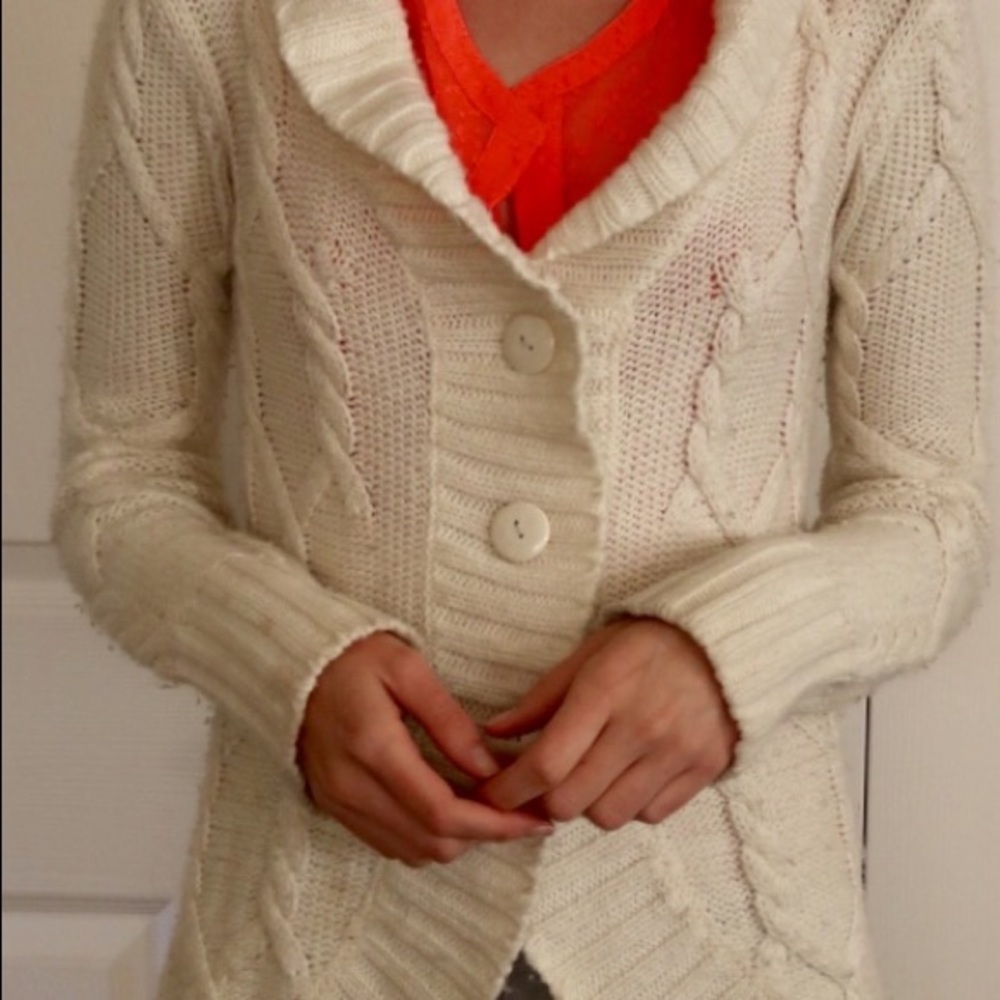 White knitted cardigan